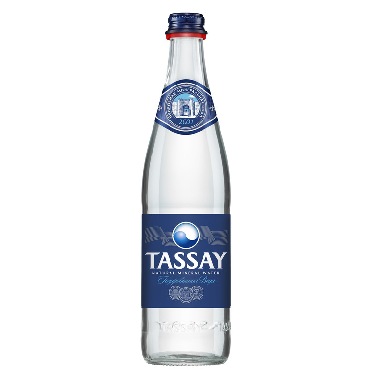 Природная минеральная вода TASSAY газированная, стекло 0.5 литра